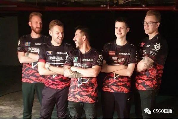 诈骗者使用 apEX 名称和 Team Vitality 品牌进行 YouTube 诈骗