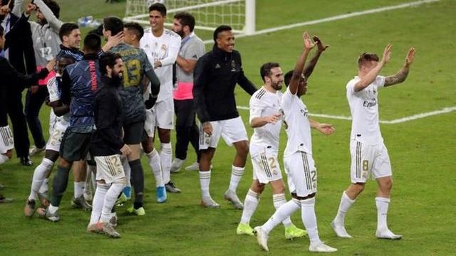 火箭终结3连败！杜兰特两记暴扣杀死比赛，申京轰23+11，小贾回暖