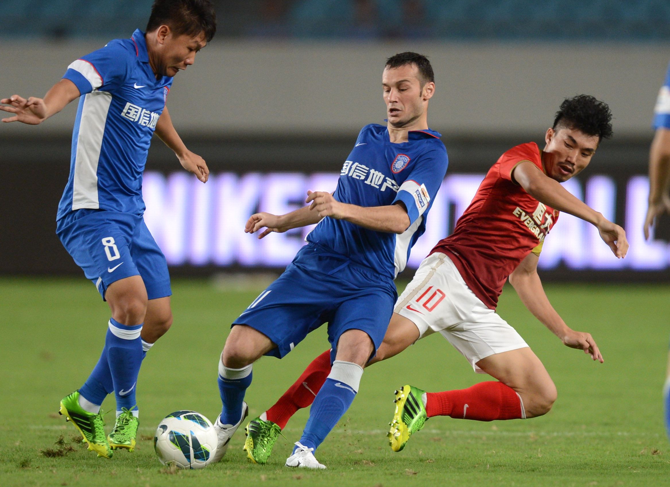 巴西双煞加盟云南玉昆，豪掷2.6亿冲击亚冠